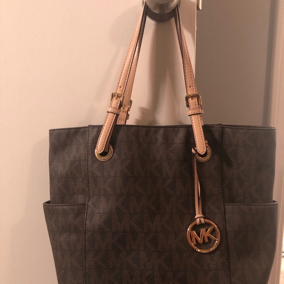 Michael Kors purse and wallet - Picture 3 of 7